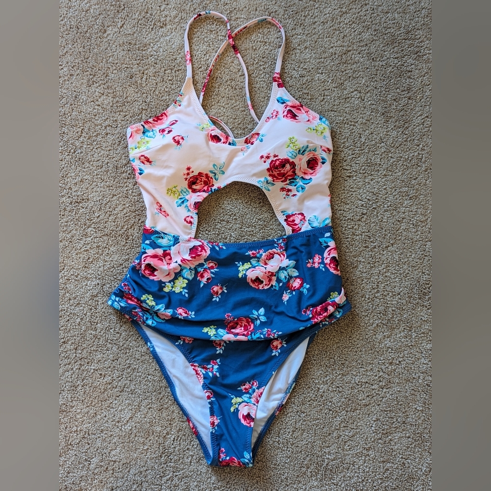 Cupshe one piece bathing suit